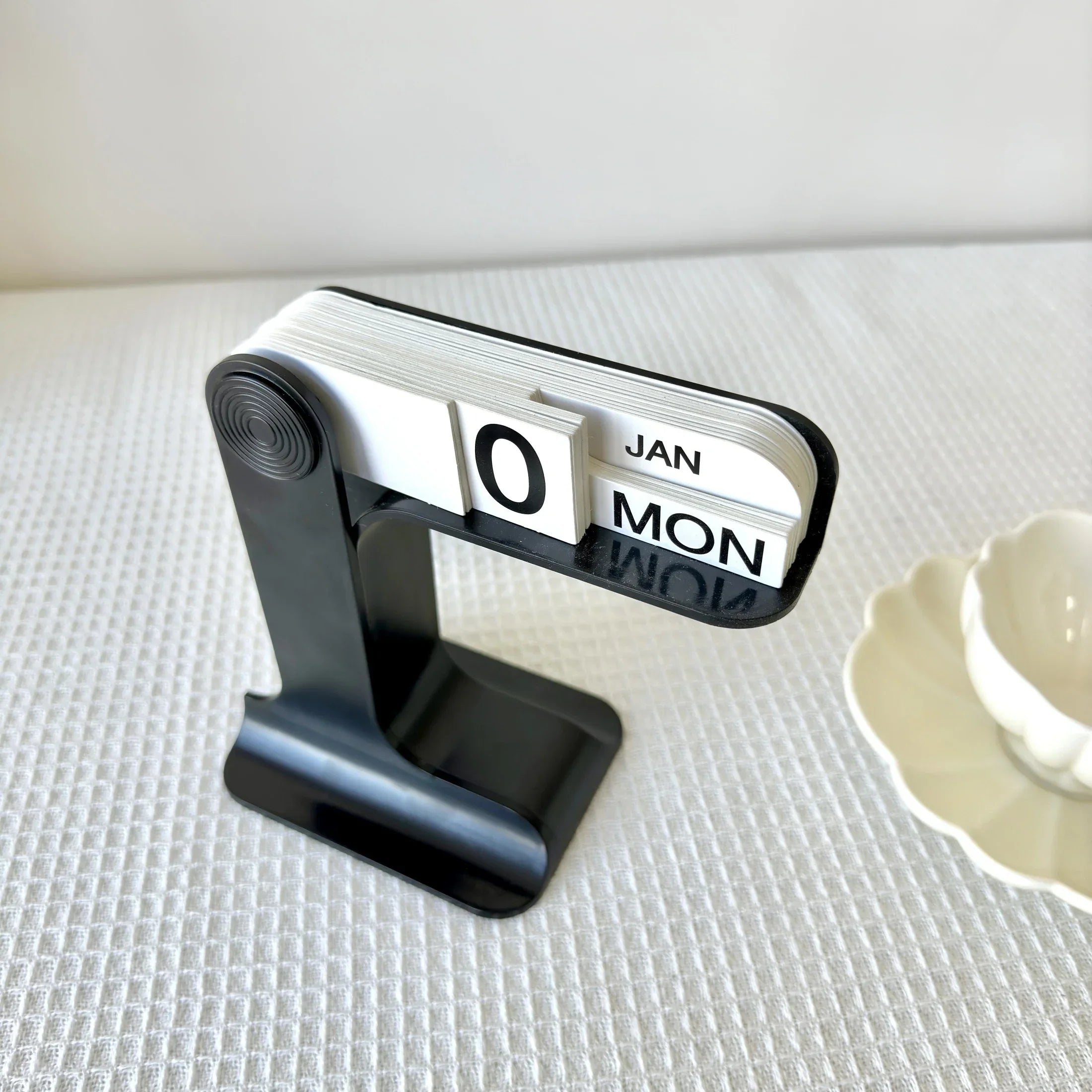 Plastic Modern Minimalist Perpetual Desk Calendar
